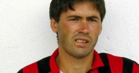 maldini-van-basten-va-nhung-cau-thu-vi-dai-nhat-milan-trong-ki-nguyen-berlusconi-ki-1-065053jpg.jpg
