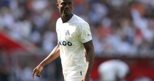 marseille-ra-quyet-dinh-khien-man-united-chung-hung-voi-eric-bailly-162806png.png